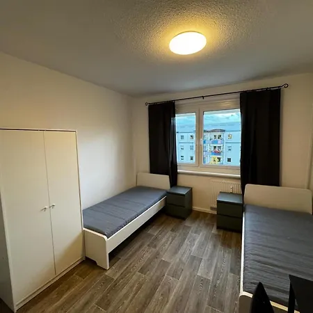 Monteursunterkunft Fuer 7 Personen 라이프치히