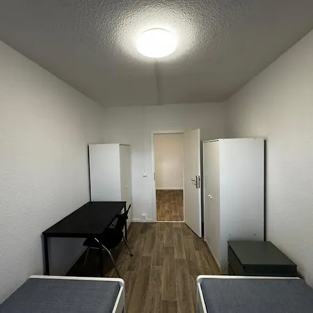 Monteursunterkunft Fuer 7 Personen Apartamento Leipzig